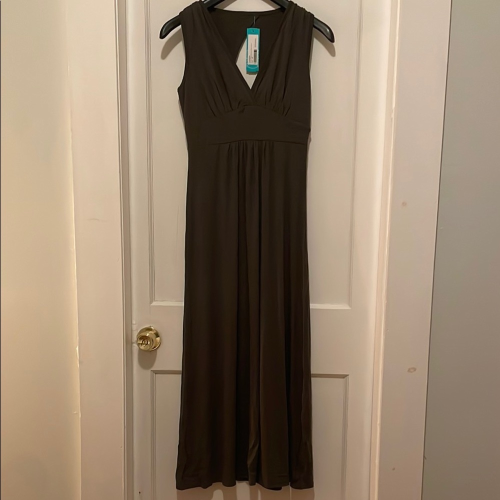 Loveappella Kanika Back Cutout Maxi Dress